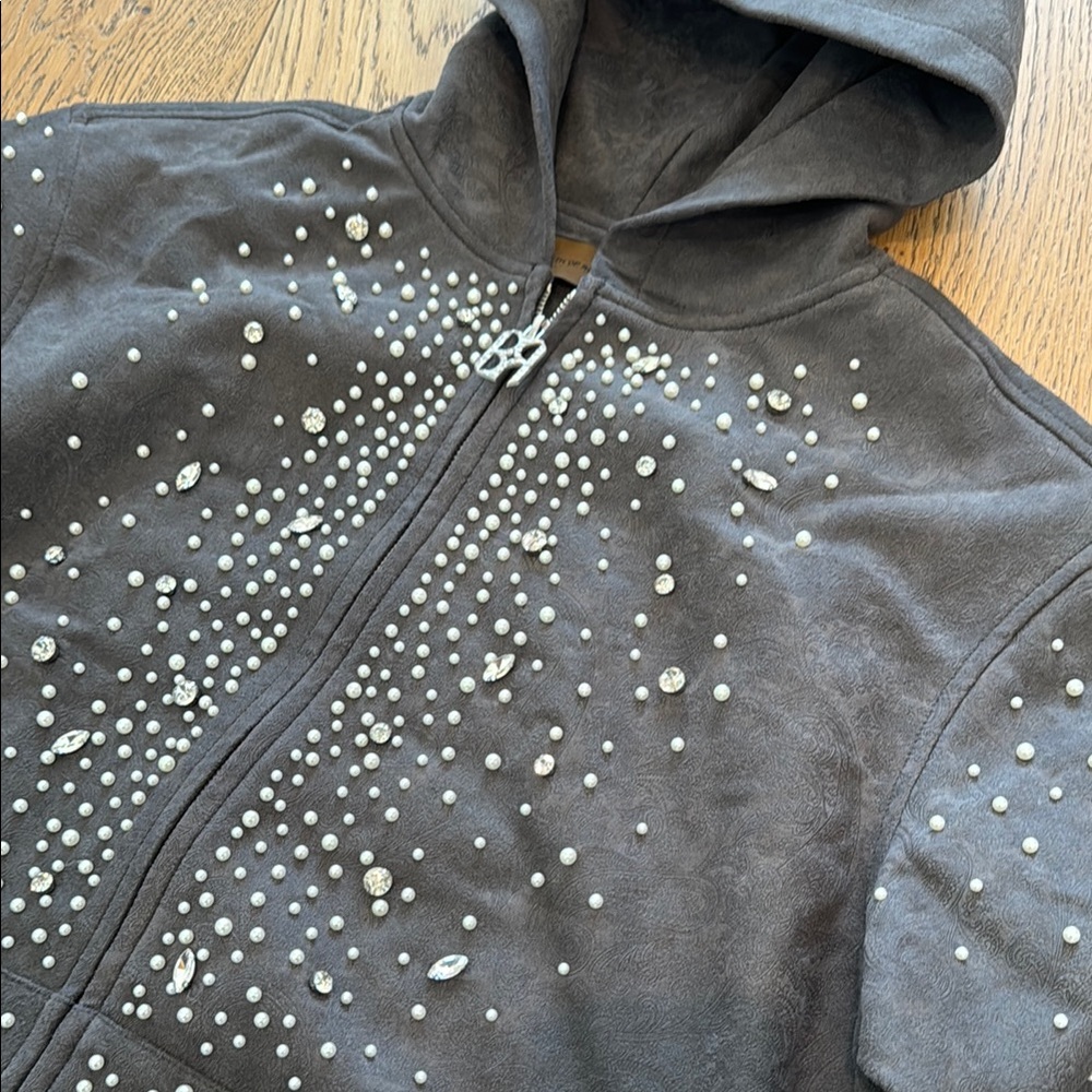 Gray Pearl Studded Embellished Bandana Felt Print Hooded Zip Jacket Sweat Set - Picture 3 of 14